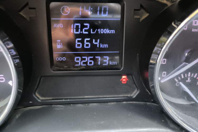 Used JAC T6 2015 2.8T Diesel New-Edge Long-Wheelbase HFC4DA1-2C Odometer Close Up