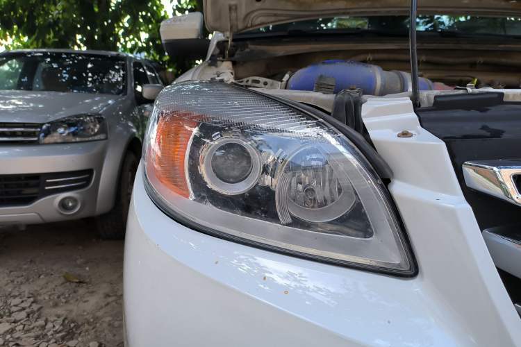Used JAC T6 2015 2.8T Diesel New-Edge Long-Wheelbase HFC4DA1-2C Right Front Headlight