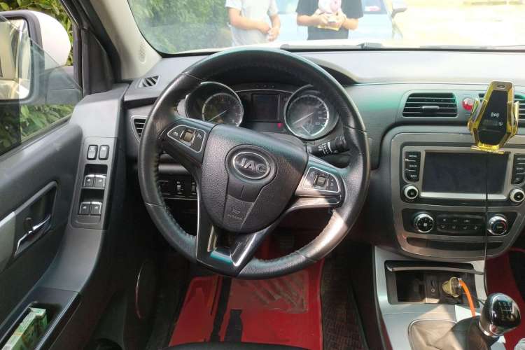 Used JAC T6 2017 2.0T Diesel China V Luxury Edition HFC4DB2-1D1 Steering Wheel