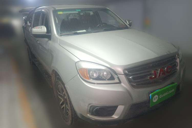 Used JAC T6 2018 2.0T Diesel China V Standard Four-Wheel Drive Luxury Version with Extended Wheelbase HFC4DB2-1D1 Front Right 45 Deg