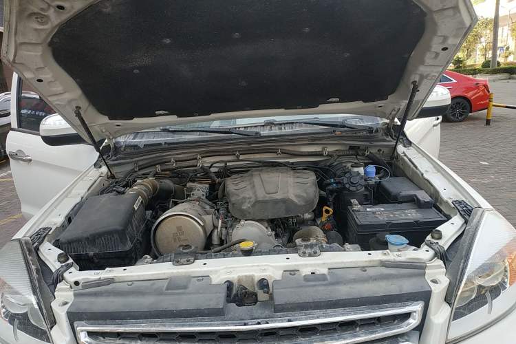 Used JAC T6 2020 2.0T Diesel Two-Wheel-Drive Elite Version Long Wheelbase China VI Emission Standard HFC4DB2-2E Engine Bay