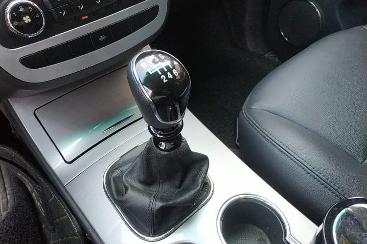 Used JAC T6 2020 2.0T Diesel Two-Wheel-Drive Elite Version Long Wheelbase China VI Emission Standard HFC4DB2-2E Gear Lever