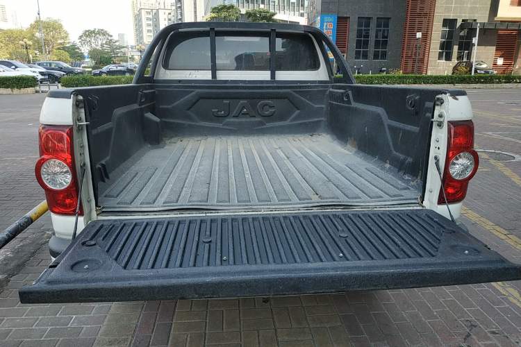 Used JAC T6 2020 2.0T Diesel Two-Wheel-Drive Elite Version Long Wheelbase China VI Emission Standard HFC4DB2-2E Trunk