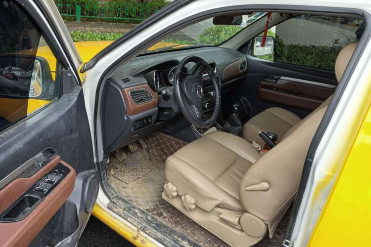 Used JAC V7 2018 2.0T Two-Wheel-Drive Comfort Version with Long Wheelbase D19TCIE13 Driver Seat