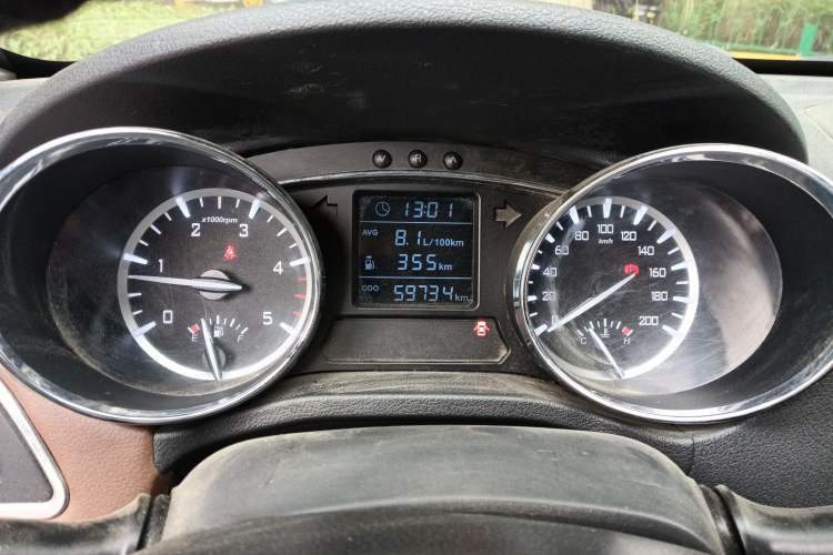 Used JAC V7 2018 2.0T Two-Wheel-Drive Comfort Version with Long Wheelbase D19TCIE13 Instrument Cluster