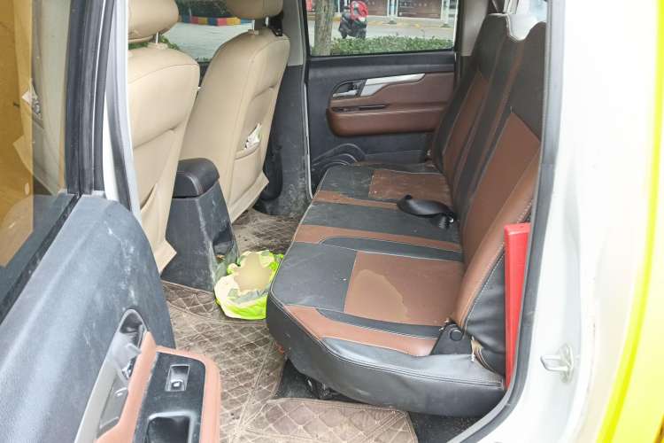 Used JAC V7 2018 2.0T Two-Wheel-Drive Comfort Version with Long Wheelbase D19TCIE13 Left Rear Seat