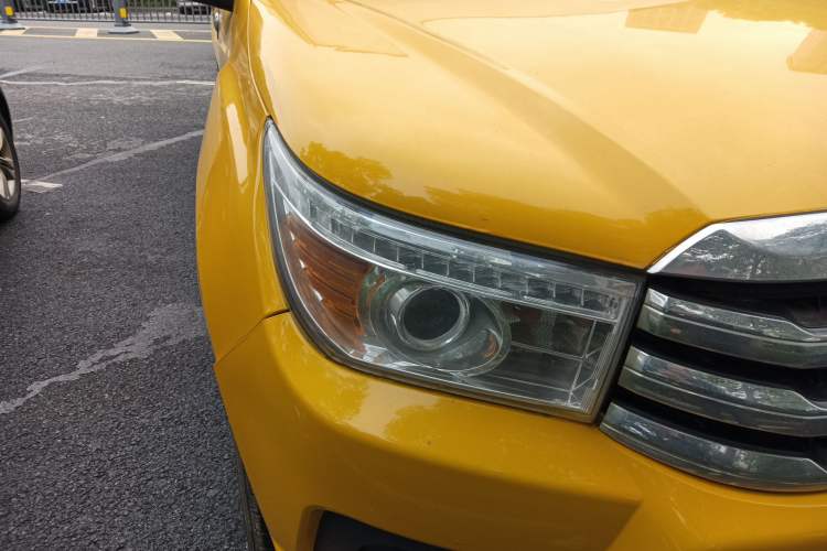 Used JAC V7 2018 2.0T Two-Wheel-Drive Comfort Version with Long Wheelbase D19TCIE13 Right Front Headlight