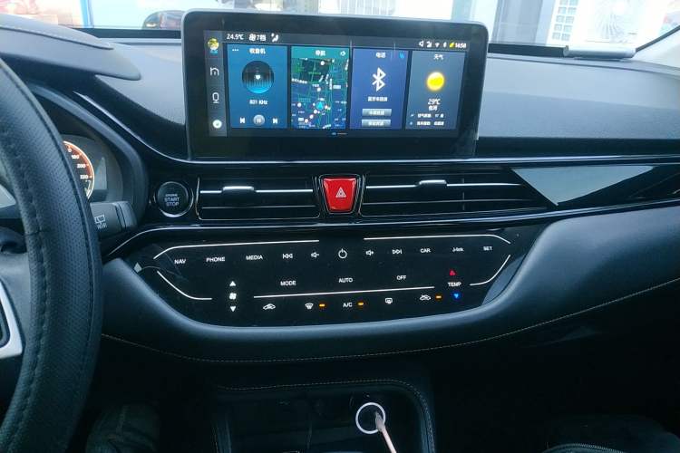 Used JAC X4 2020 1.5T CVT Superior Trim Audio And AC Panel