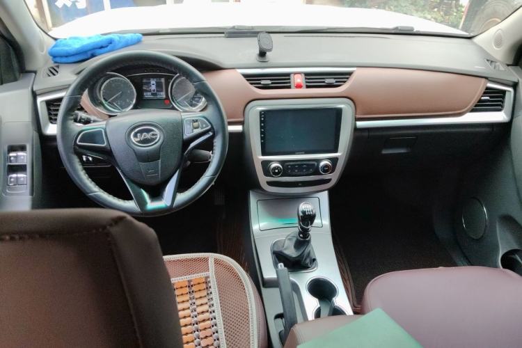 Used JAC X8 E  Center Console