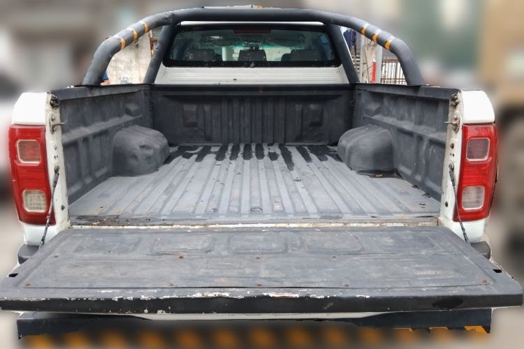 Used JAC X8 E  Trunk