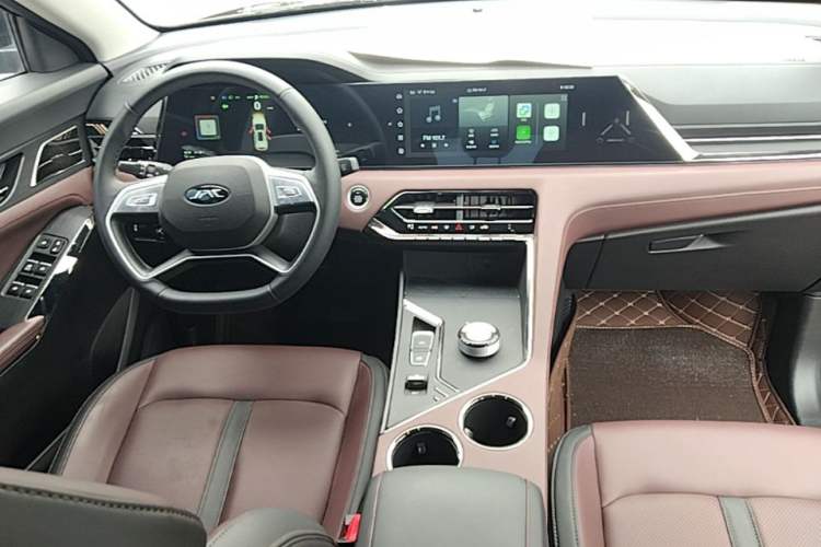 Used JAC X8 E 2024 Jiaxing Edition 7-Seater Center Console