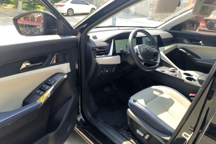 Used JAC X8 E 2024 Joyful Edition 7-Seater Driver Seat