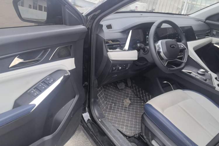Used JAC X8 E 2024 Joyful Edition 7-Seater Driver Seat