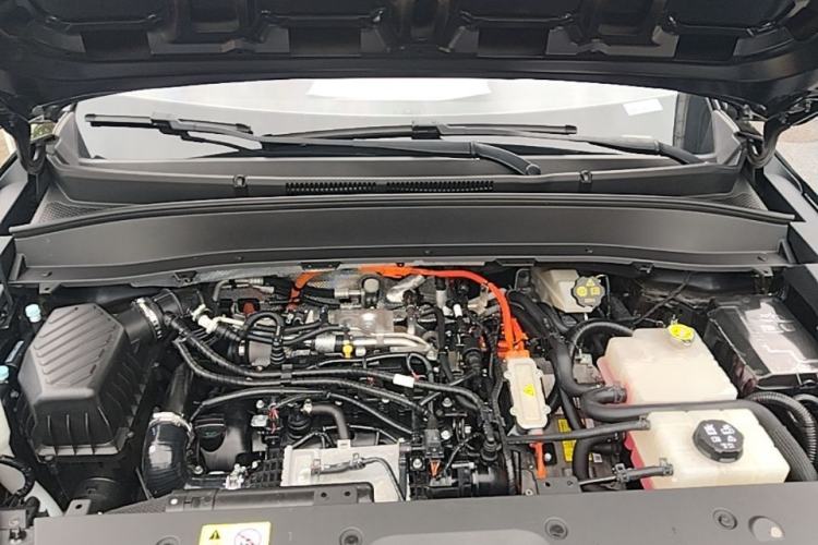 Used JAC X8 E 2024 Jiaxing Edition 7-Seater Engine Bay