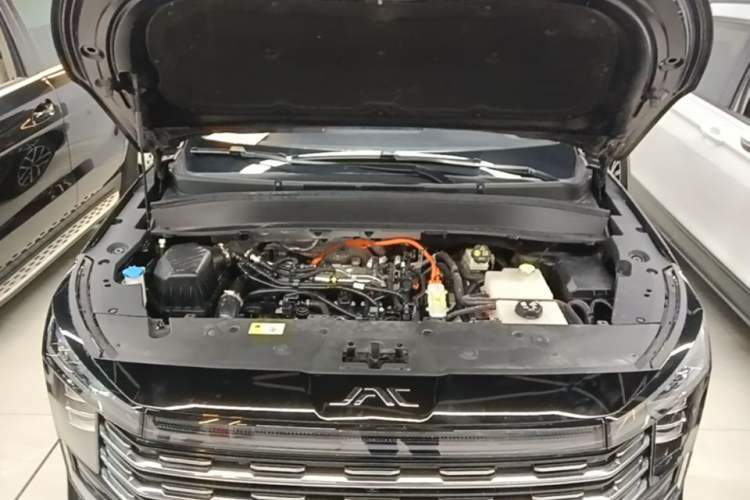Used JAC X8 E 2024 Home Edition 7-Seater Engine Bay