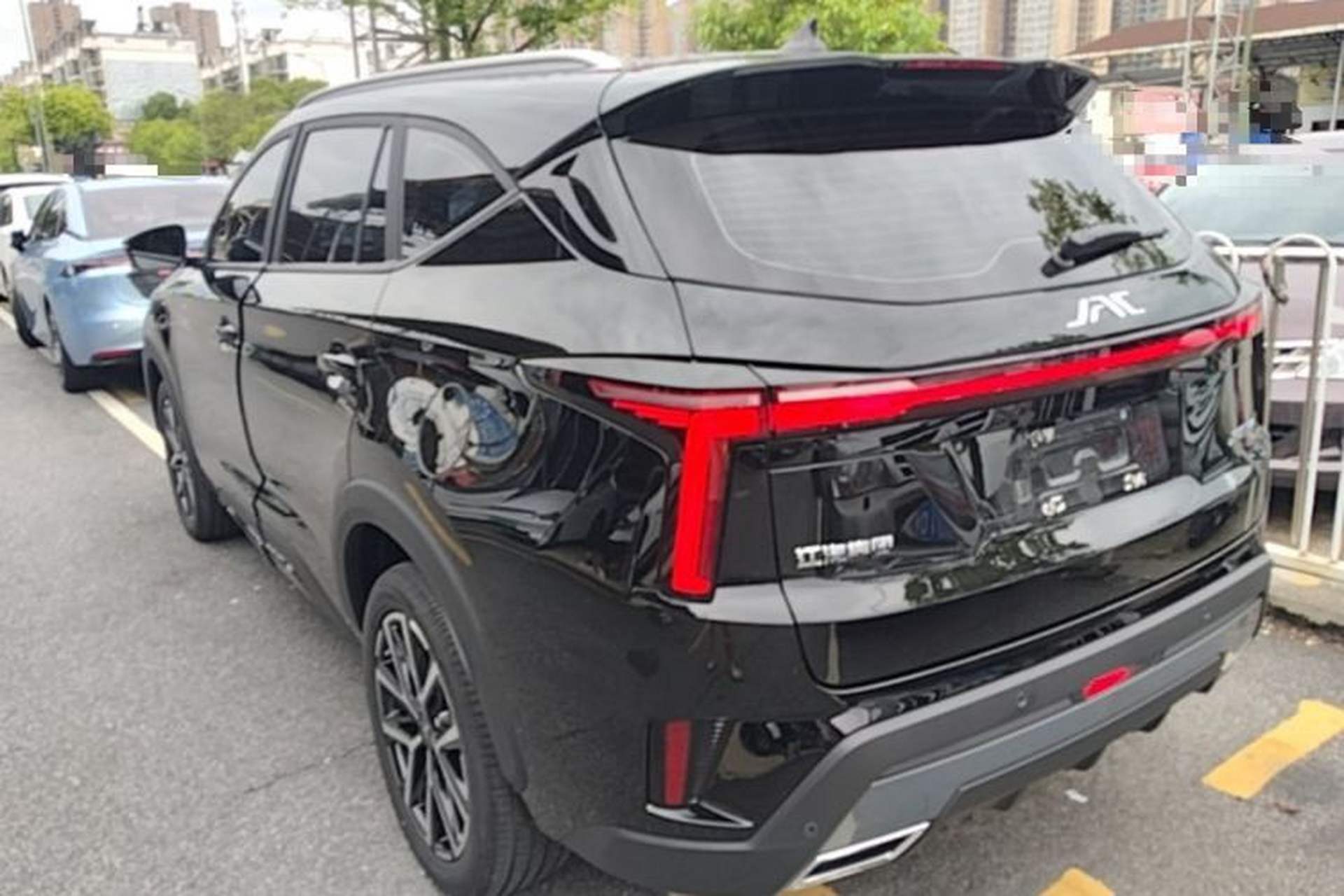 Used JAC X8 E 2024 Jiaxing Edition 7-Seater Exterior 2