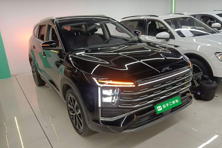 Used JAC X8 E 2024 Home Edition 7-Seater Front Right 45 Deg