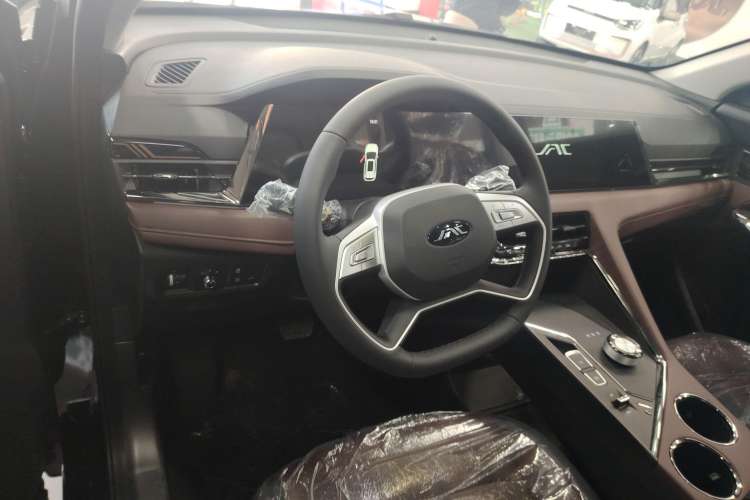 Used JAC X8 E 2024 Home Edition 7-Seater Interior 3