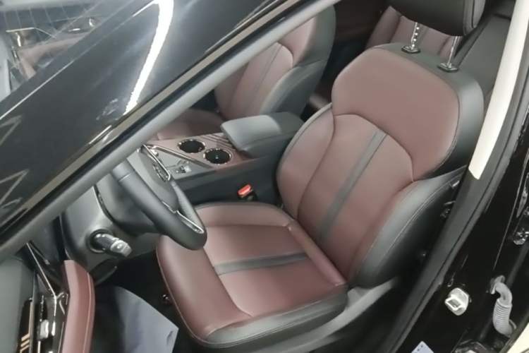 Used JAC X8 E 2024 Home Edition 7-Seater Left Front Seat