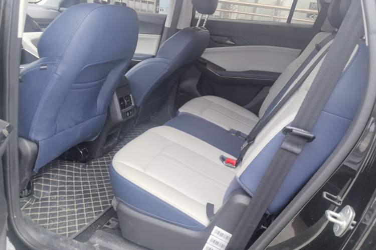 Used JAC X8 E 2024 Joyful Edition 7-Seater Left Rear Seat