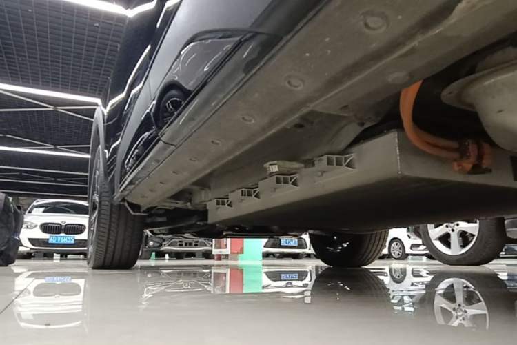 Used JAC X8 E 2024 Home Edition 7-Seater Left Side Sill
