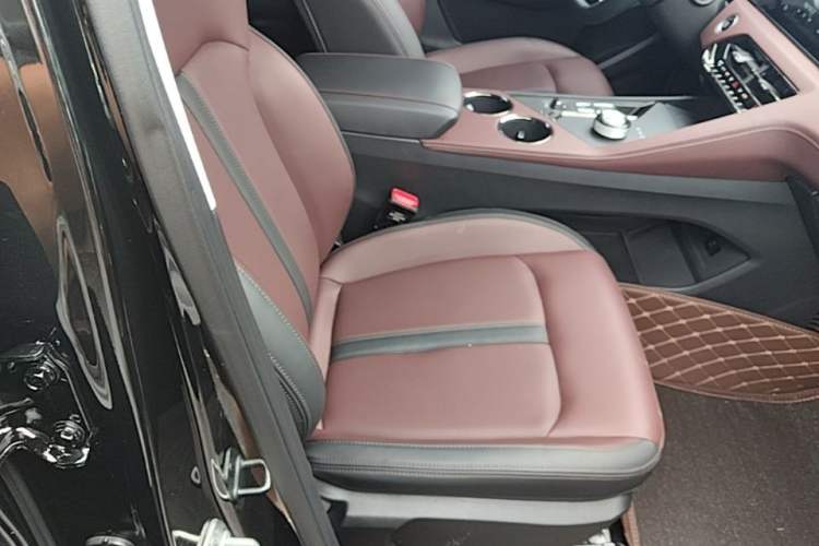Used JAC X8 E 2024 Jiaxing Edition 7-Seater Right Front Seat