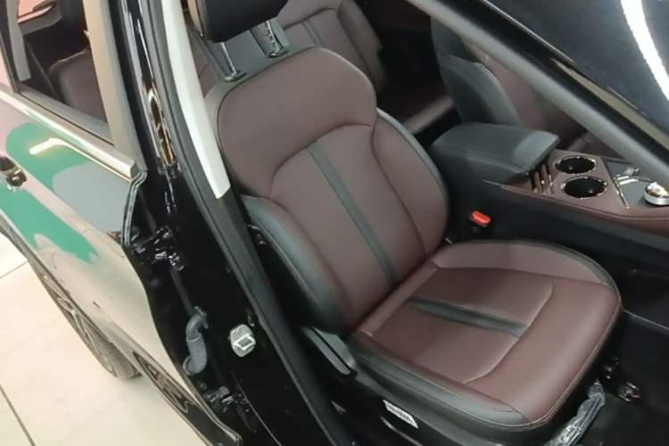 Used JAC X8 E 2024 Home Edition 7-Seater Right Front Seat