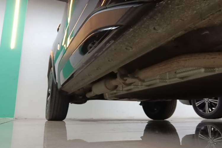 Used JAC X8 E 2024 Home Edition 7-Seater Right Side Sill