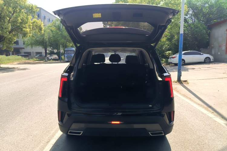 Used JAC X8 E 2024 Joyful Edition 7-Seater Trunk