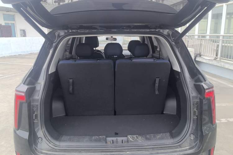 Used JAC X8 E 2024 Joyful Edition 7-Seater Trunk