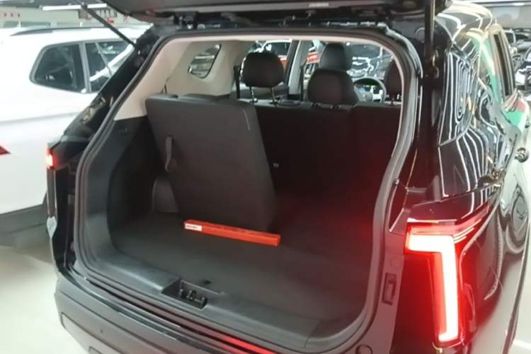 Used JAC X8 E 2024 Home Edition 7-Seater Trunk