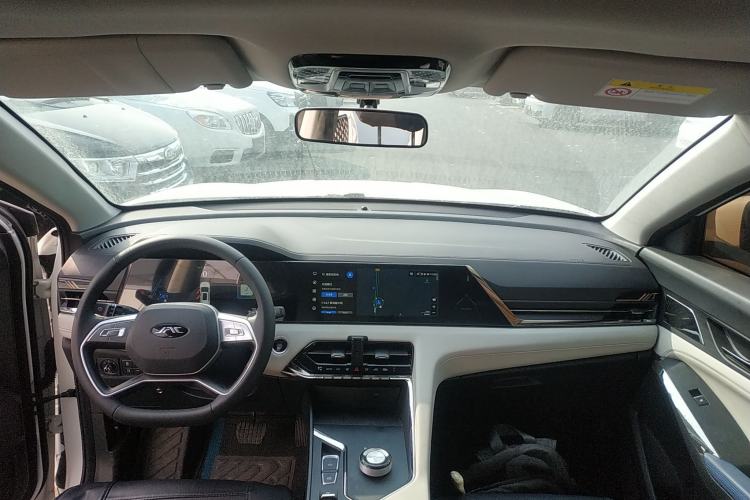 Used JAC X8 E 2024 Home Edition 7-Seater Center Console