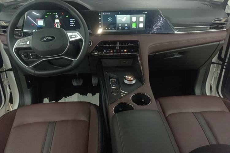 Used JAC X8 E 2024 Jiaxing Edition 7-Seater Center Console