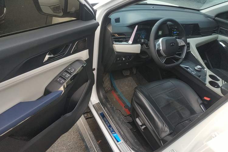 Used JAC X8 E 2024 Home Edition 7-Seater Driver Seat