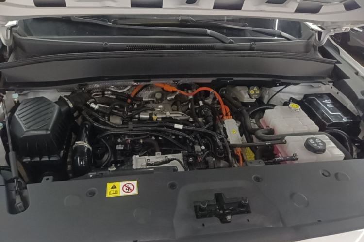 Used JAC X8 E 2024 Jiaxing Edition 7-Seater Engine Bay