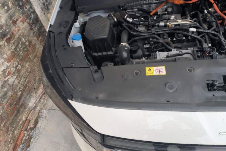 Used JAC X8 E 2024 Joyful Edition 7-Seater Engine Bay Right