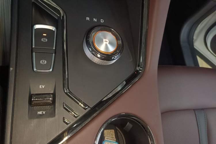 Used JAC X8 E 2024 Jiaxing Edition 7-Seater Gear Lever