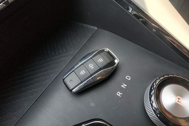 Used JAC X8 E 2024 Home Edition 7-Seater Interior 1
