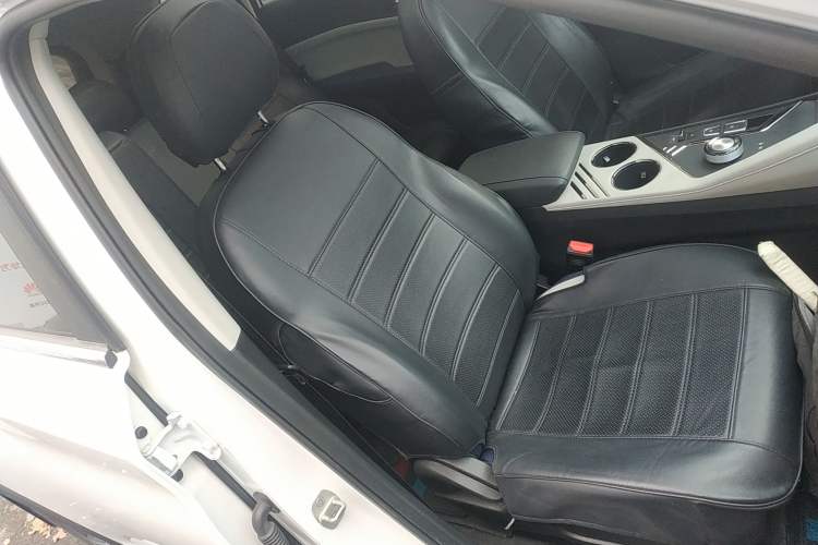 Used JAC X8 E 2024 Home Edition 7-Seater Right Front Seat