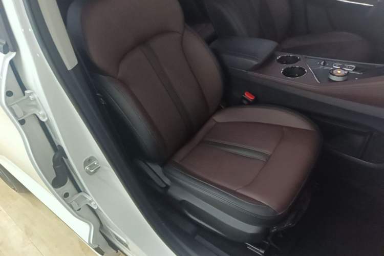 Used JAC X8 E 2024 Jiaxing Edition 7-Seater Right Front Seat