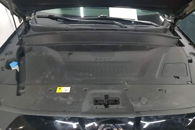Used JAC X8 PLUS 2024 1.5 TGDI DCT Smart Edition 7-Seater Engine Bay