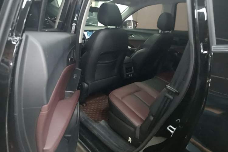 Used JAC X8 PLUS 2024 1.5 TGDI DCT Smart Edition 7-Seater Left Rear Seat