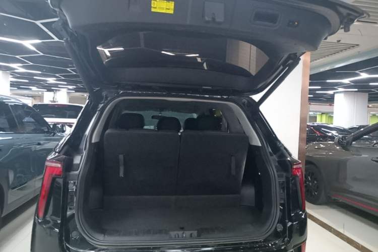 Used JAC X8 PLUS 2024 1.5 TGDI DCT Smart Edition 7-Seater Trunk