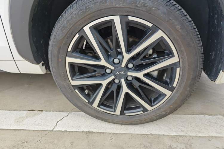 Used JAC X8 PLUS 2024 1.5 TGDI DCT ZhiJia Edition 7 Seats Right Front Wheel Hub