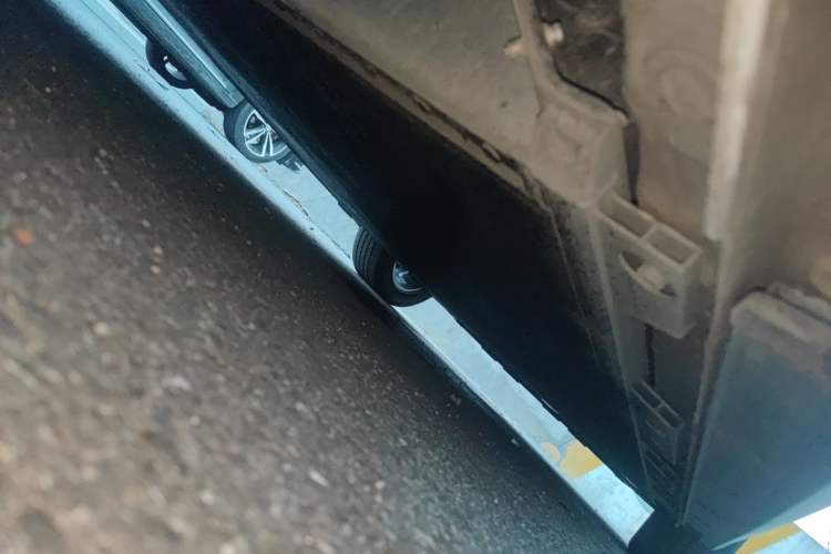 Used JAC Yiwei 3 2023 505km Air Chassis Rear Right