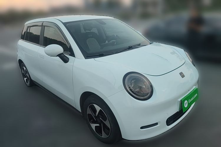 Used JAC Yiwei 3 2023 505km Air Front Right 45 Deg