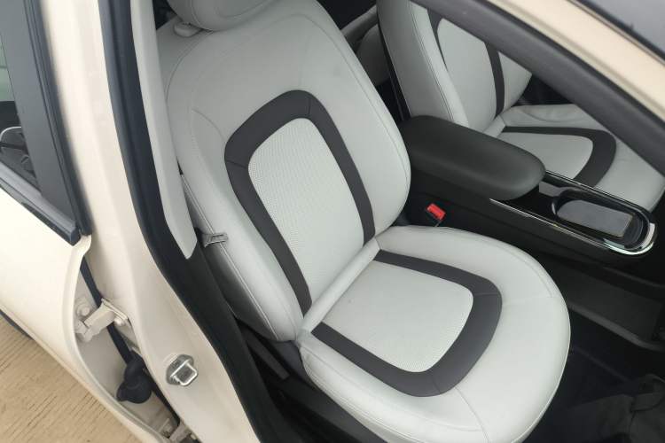 Used JAC Yiwei 3 2023 505km Air Right Front Seat