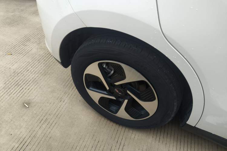 Used JAC Yiwei 3 2023 505km Air Right Rear Wheel Hub