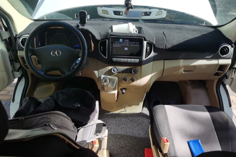 Used JAC Yiwei 3  Center Console