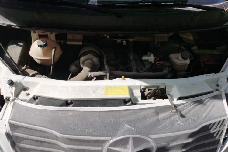 Used JAC Yiwei 3  Engine Bay